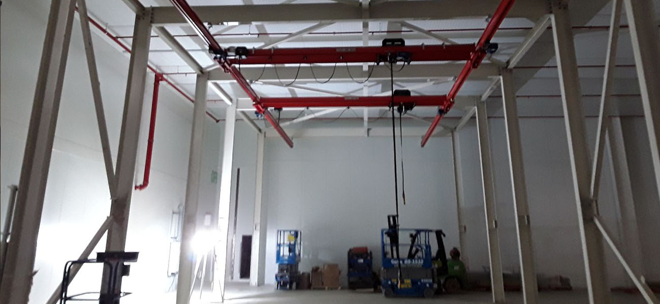 light crane system in warehouse