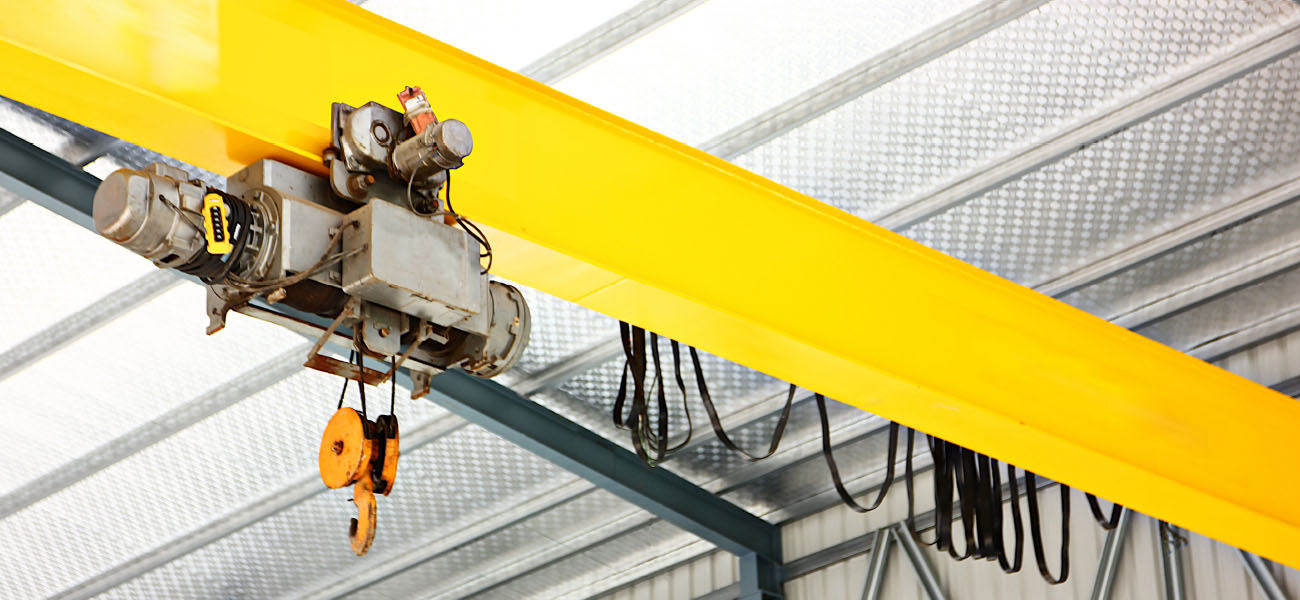Selecting the Right Overhead Crane: A UK Manufacturer’s Guide